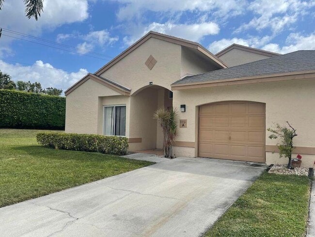 Primary Photo - 9761 Boca Gardens Cir N