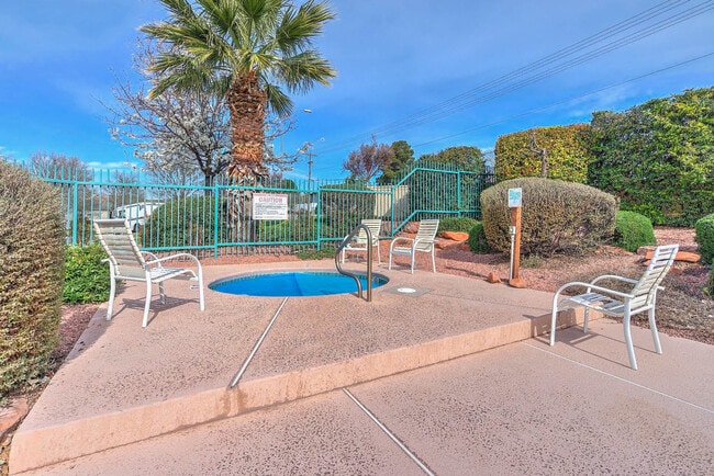 Building Photo - Fully Furnished Home. All utilities includ...