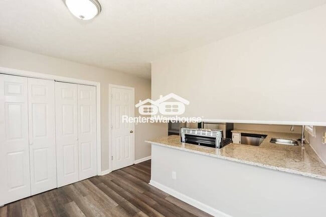 Building Photo - HUGE 3x3  Split Level Home in Whaleys Lake...