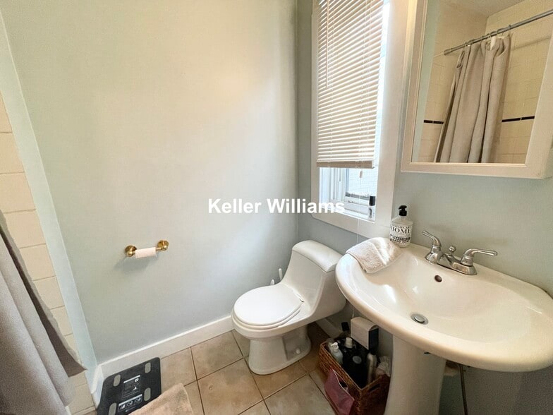 Building Photo - 44 Ward St