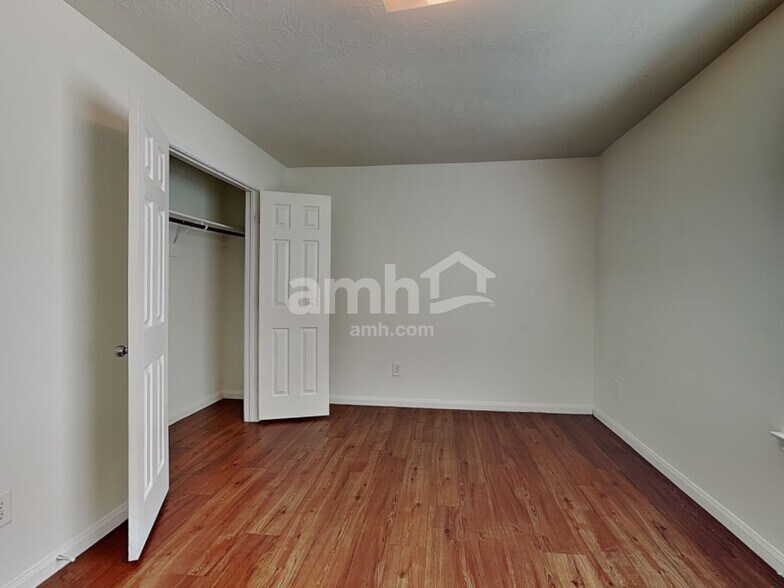 Building Photo - 22323 Queenbury Hills Dr
