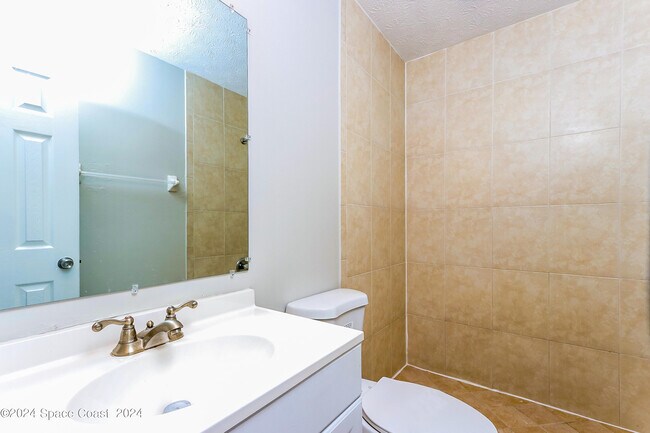 Building Photo - 661 SW Prado Ave