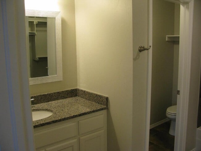 Building Photo - 11604 Surrey Villas Ct