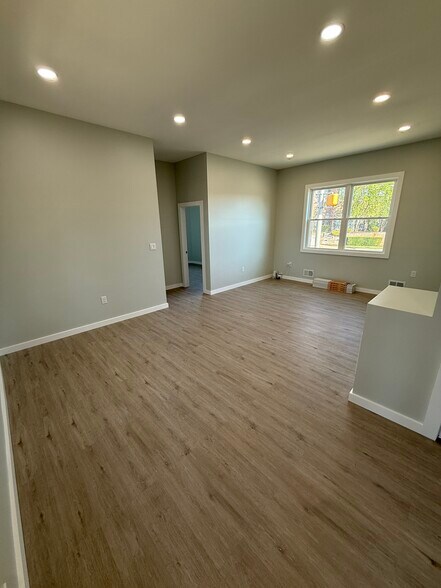 Living Dining - 646 Passaic Ave