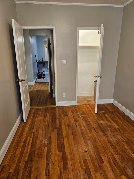 Building Photo - 1648 E 55th St