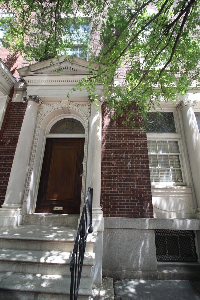 Building Photo - Awesome 1BD/1BA Mt. Vernon Condo w/ Privat...