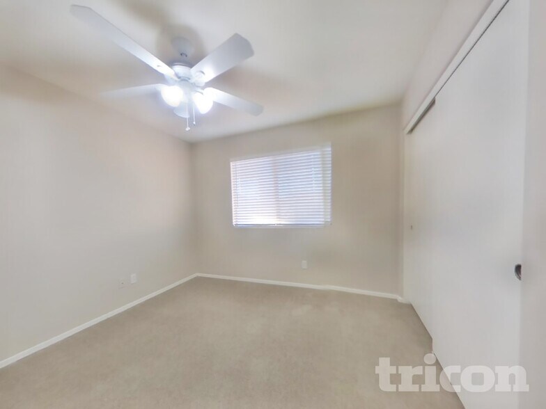 Building Photo - 10853 W Sands Dr