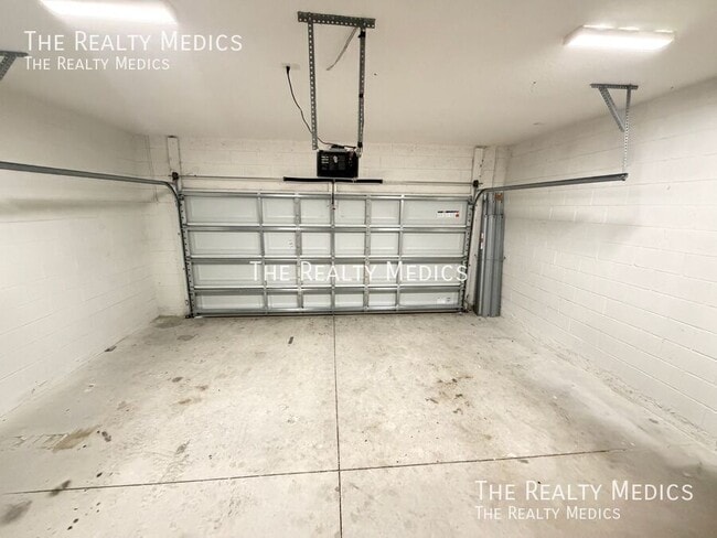 Building Photo - 130 Dailey St SE