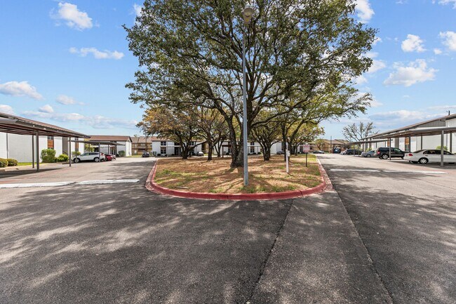 Building Photo - 1301 US-287