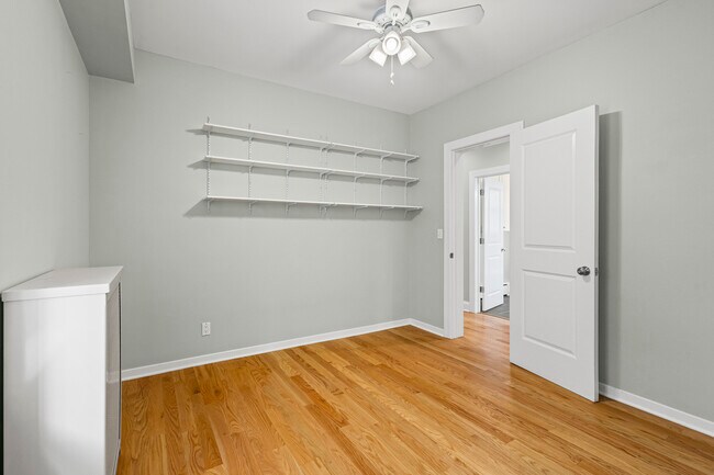 Building Photo - 3751 W Irving Park Rd