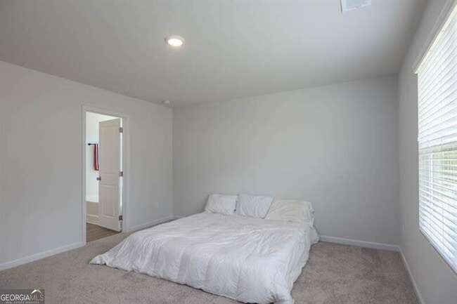 Building Photo - 165 Sweet Briar Wy