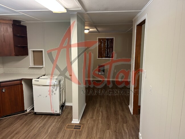 Building Photo - 3464 Red Banks Rd S