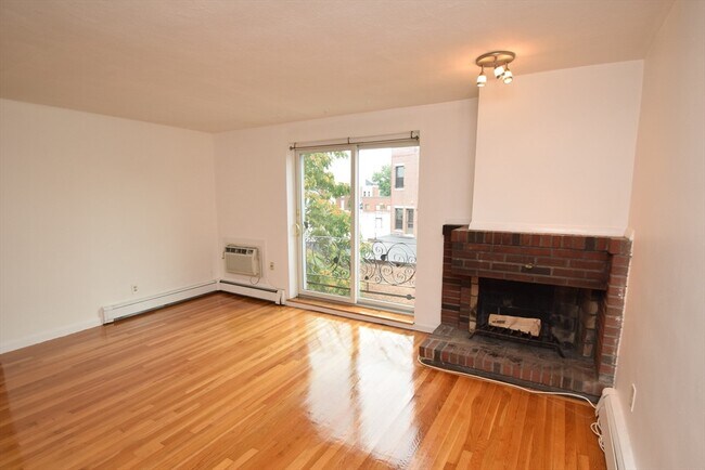 Building Photo - 135 Inman St