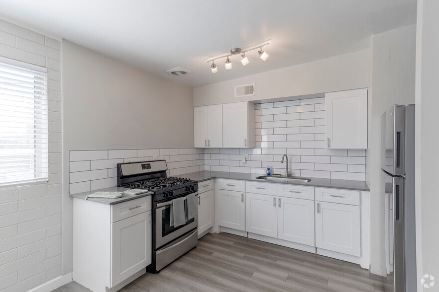 Primary Photo - U Apartments @ Melrose