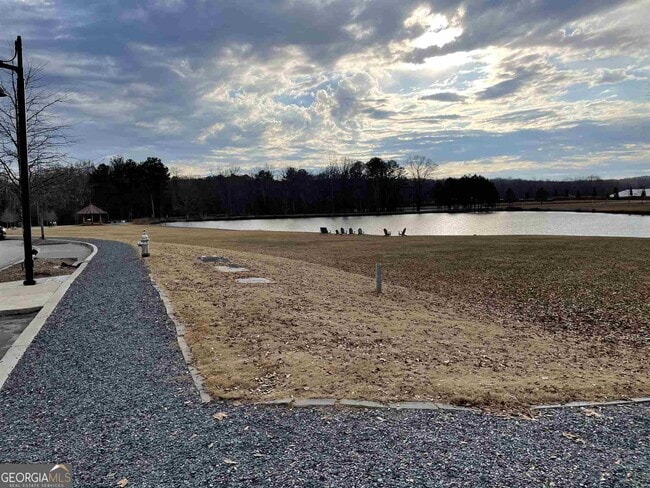 Building Photo - 460 Heatherden Ave