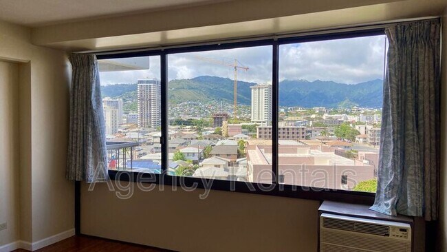 Building Photo - 2333 Kapiolani Blvd