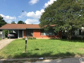 Building Photo - 612 Clifford Dr