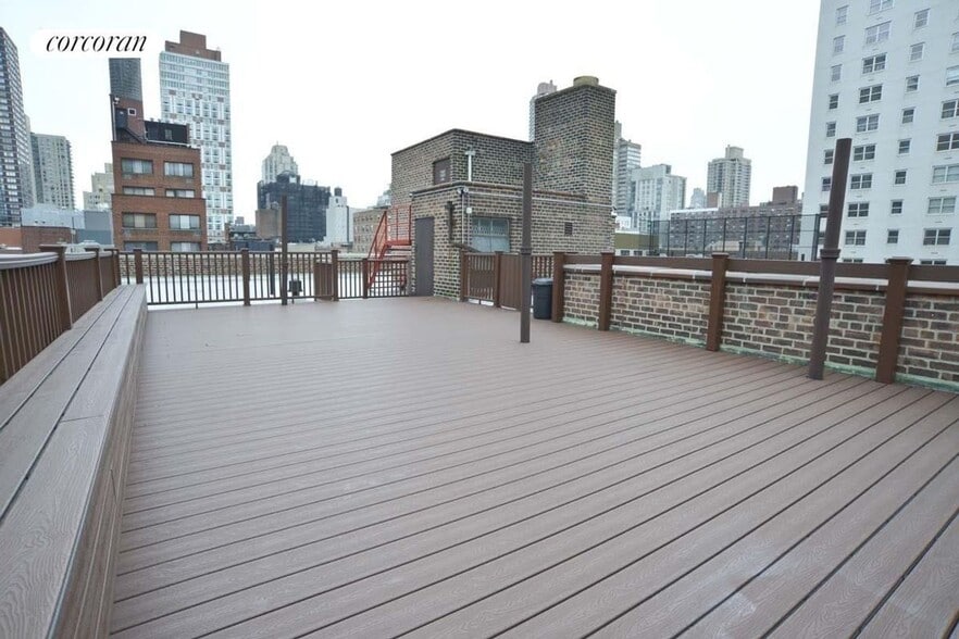 Building Photo - 1420 York Ave