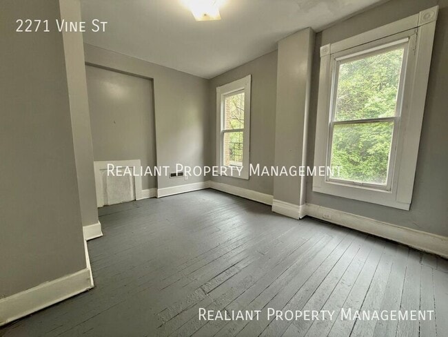 Building Photo - 2271 Vine St