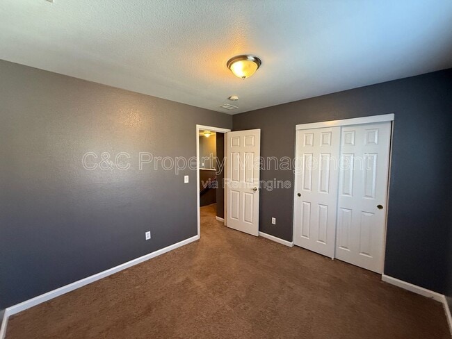 Building Photo - 10628 Siskiyou Ln