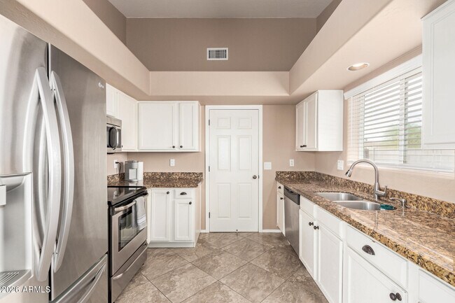 Building Photo - 12411 Benito Dr