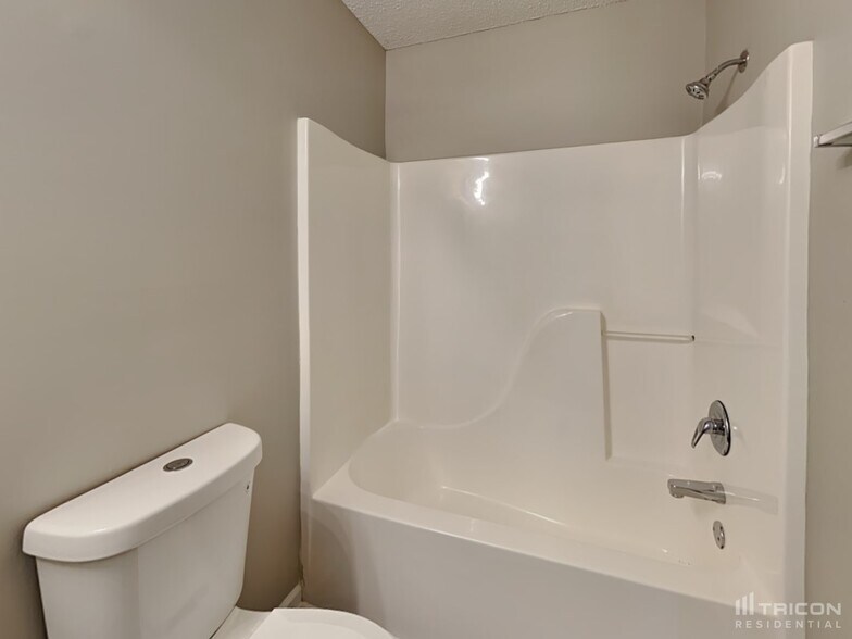 Building Photo - 1170 Augusta Woods Dr