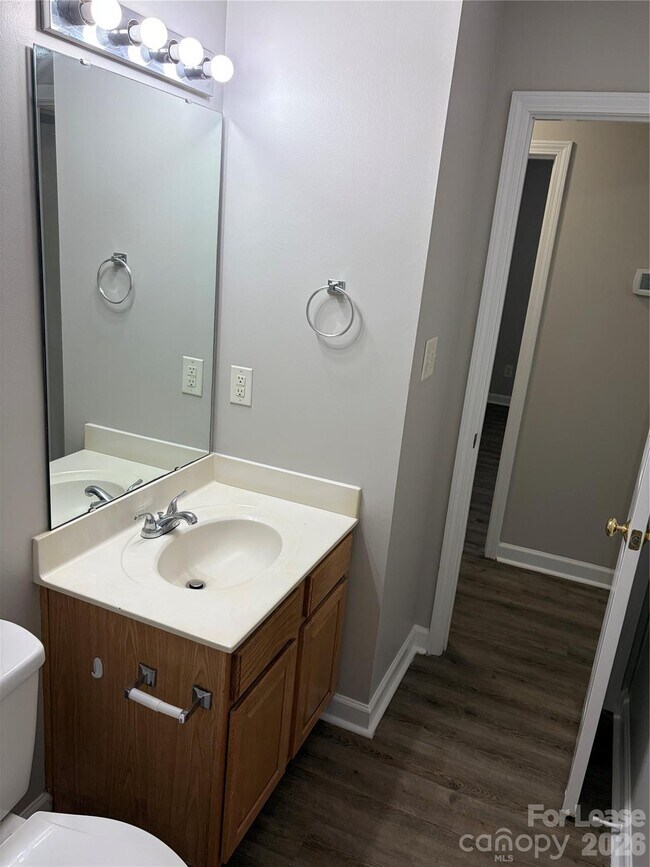 Building Photo - 4924 Aldersbrook Dr