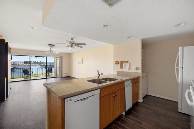 Building Photo - 15575 Marina Dr