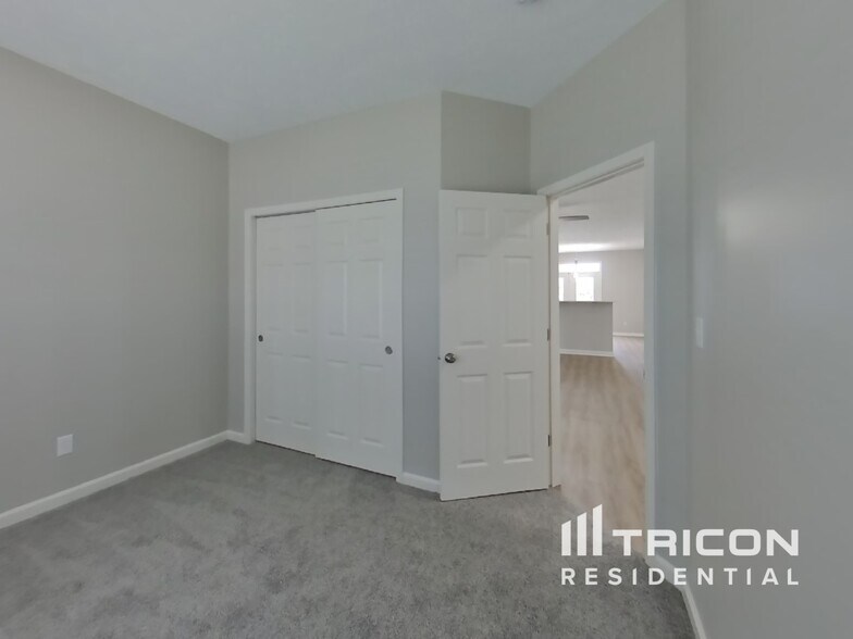 Building Photo - 8140 Elsen Ridge