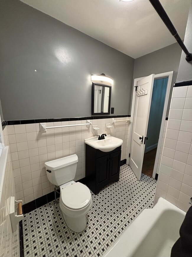 Building Photo - 1420 Pine Valley Loop