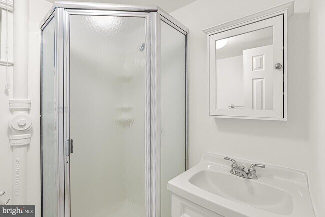 Building Photo - 4810 Rockwood Pkwy NW