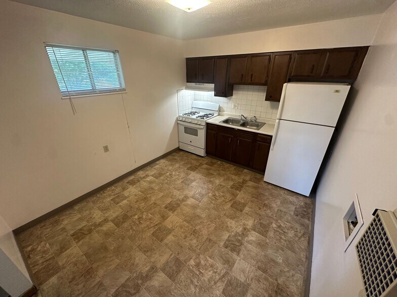 Building Photo - 3505 Elm St