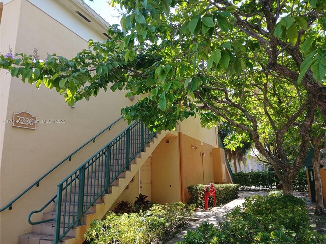Building Photo - 7230 NW 114th Ave