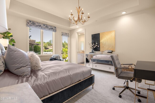 Building Photo - 4358 Cresthaven Dr