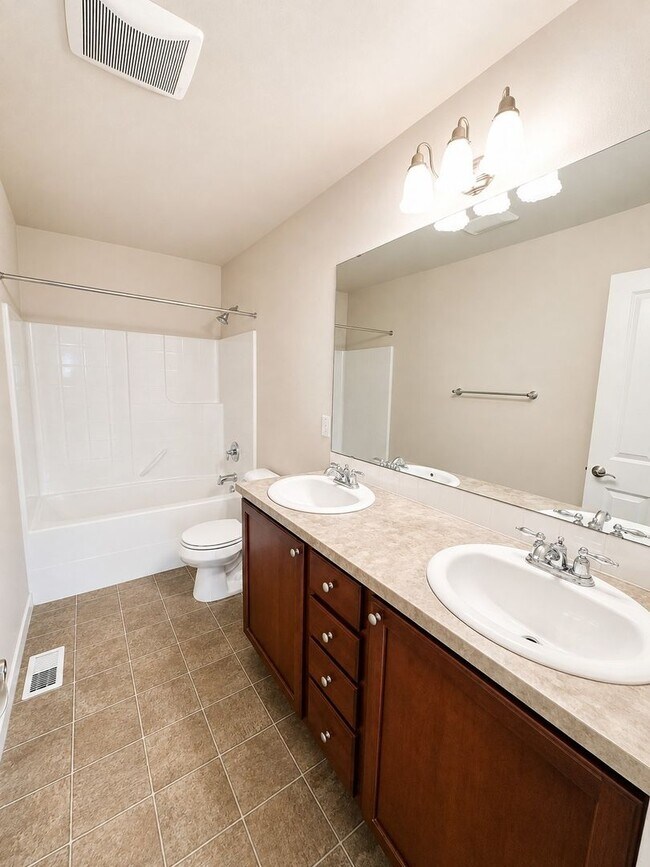 Building Photo - 4Bd/2.5Ba Bothell Home