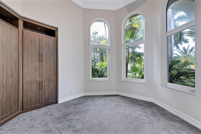 Building Photo - 12020 NW 62nd Ct