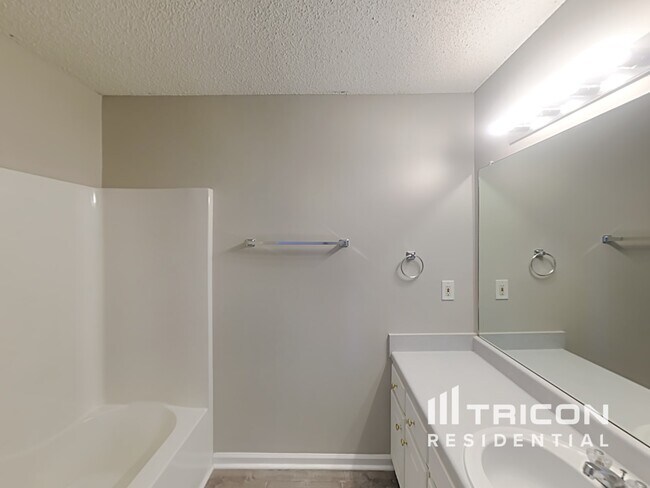 Building Photo - 507 Victoria Ct