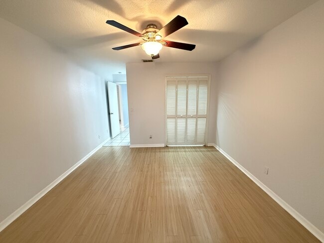 Building Photo - 5106 Gainesville Dr