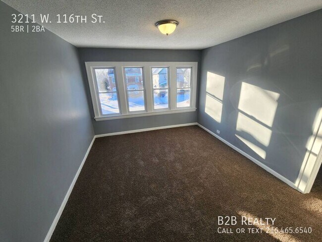 Building Photo - 3211 W 116th St