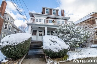 Building Photo - 28 Commonwealth Rd