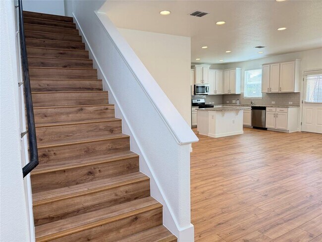 Building Photo - 10321 Forest Grove Dr