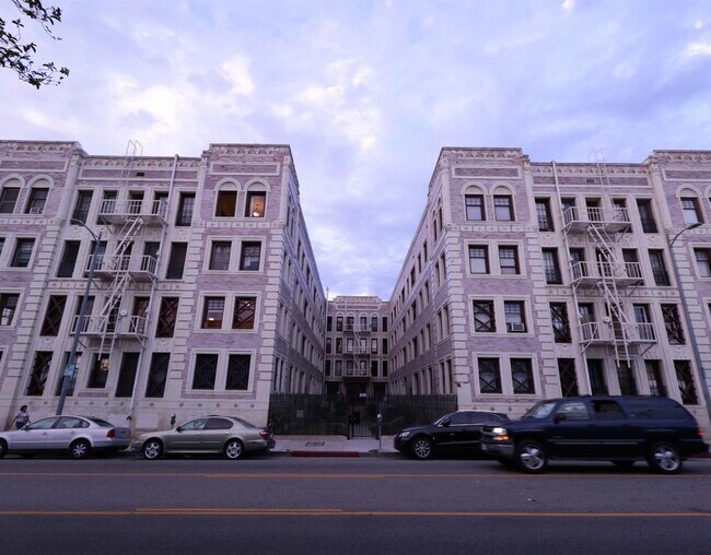 Building Photo - 2121 James M Wood Blvd