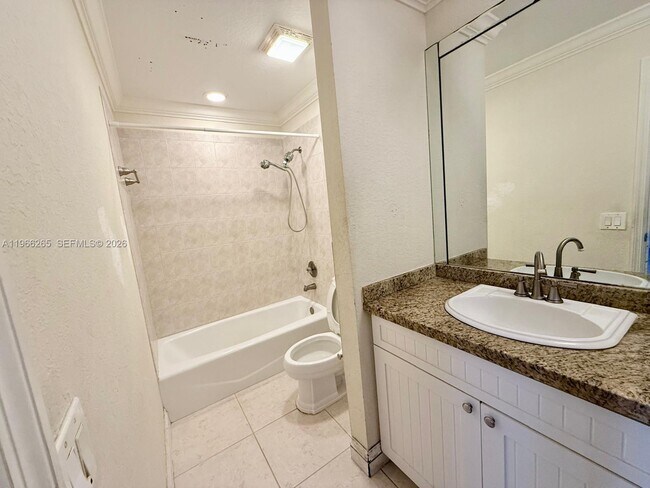 Building Photo - 801 NE 199th St