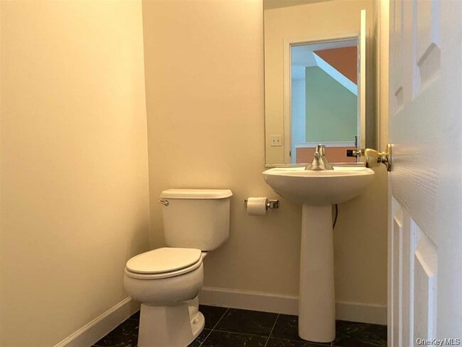 Building Photo - 4806 Ridgecrest Dr