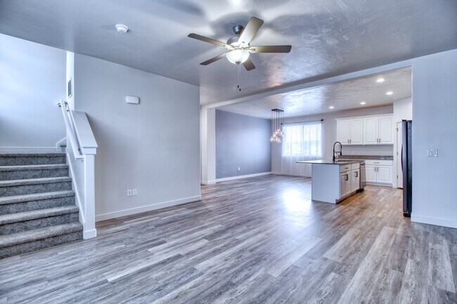 Building Photo - 412 S Willow Leaf Rd