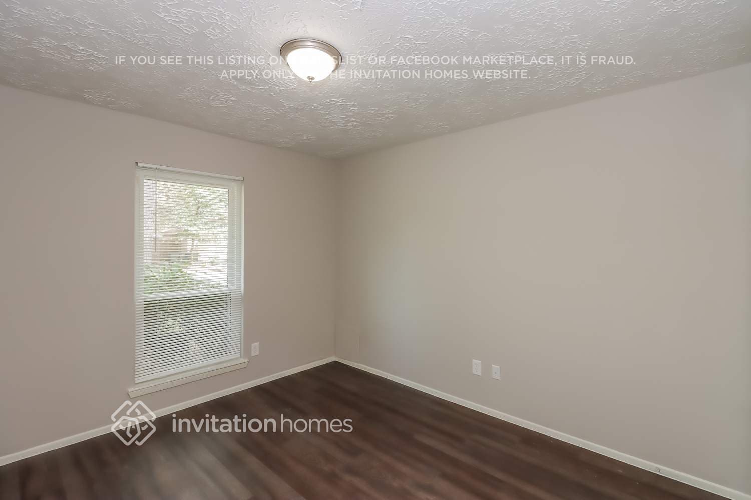 Building Photo - 23435 Verngate Dr