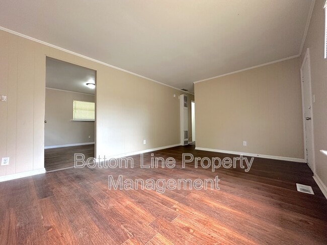 Building Photo - 3615 Midfield Dr