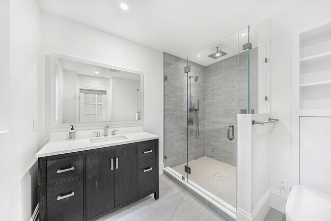Building Photo - 20 Albion Pl