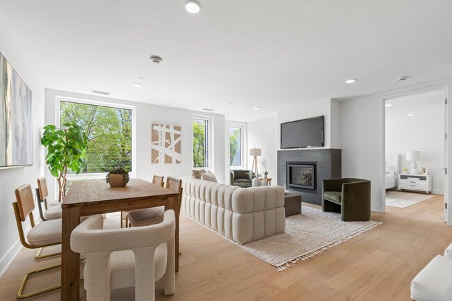Primary Photo - 33 Calvert St