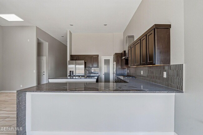 Building Photo - 908 Ada Ln